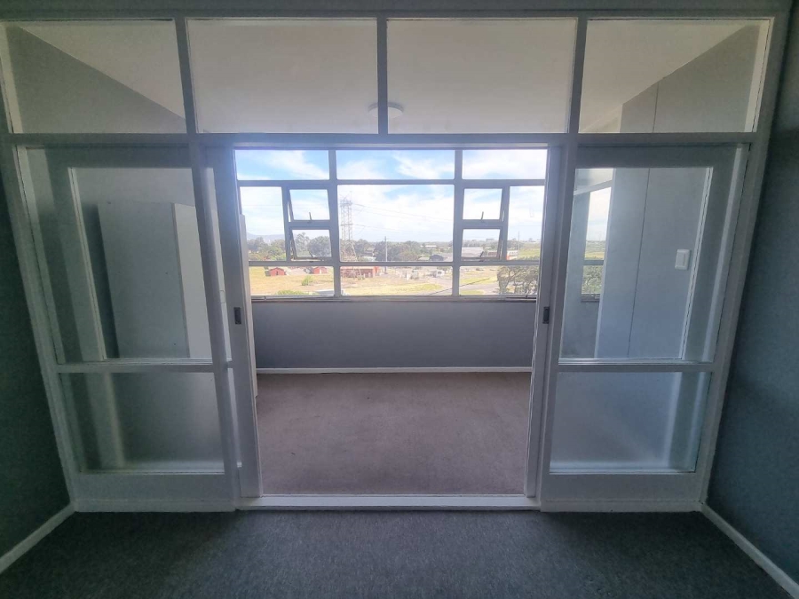 To Let 2 Bedroom Property for Rent in Townsend Estate Western Cape
